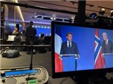 Frankrikes Emmanuel Macron i Norge med tolker fra Simnet 23 juni 2025